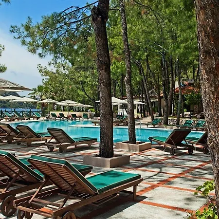 Marti Hemithea 酒店