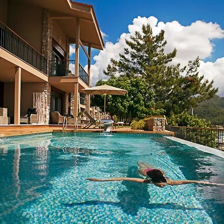 Marti Hemithea 酒店